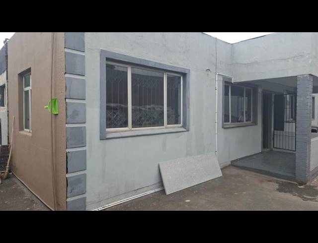 2 BEDROOM PROPERTY TO RENT IN SILVERGLEN